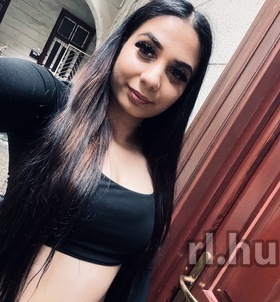 Karolina (20 éves, Nő) - Telefon: +36 30 / 547-2304 - Budapest, VII., szexpartner
