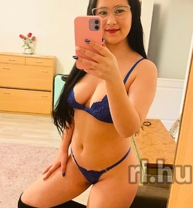 Karolina Budapest szexpartner lányok