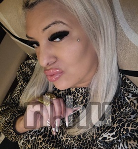 KatarinaOrálművésznő (36 éves) - Telefon: +36 30 / 521-7317 - Veszprém