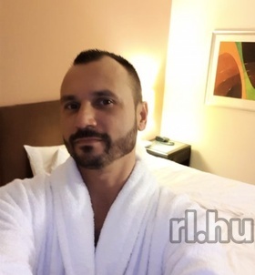 Sz�kesfeh�rv�r, K�tkezeserotikusmassz�zs 06303705228