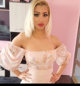 Ketrin21 (19 éves) - Telefon: +36 20 / 459-1269 - Miskolc