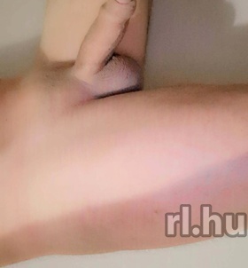 Kevin (24 éves) - Telefon: +36 20 / 278-8336 - Szolnok