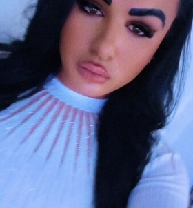 Kimy (24 éves) - Telefon: +36 70 / 856-4382 - Miskolc