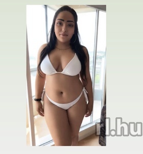 Kinga (22 éves) - Telefon: +36 20 / 573-7467 - Szeged