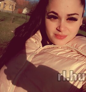 Kira (19 éves) - Telefon: +36 30 / 733-6071 - Szolnok