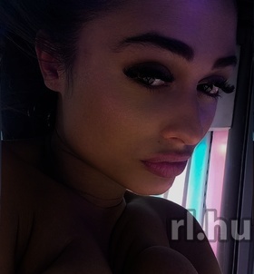 Sz�kesfeh�rv�r, Kitti 06204536987