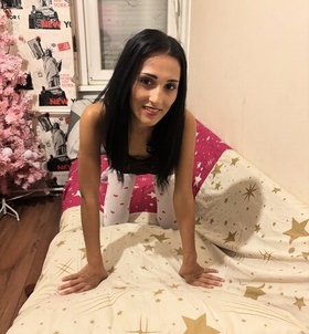 Kitti (20 éves) - Telefon: +36 20 / 454-4488 - Budapest, X