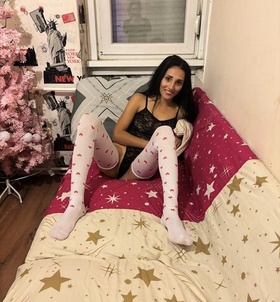 Kitti (20 éves) - Telefon: +36 20 / 454-4488 - Budapest, X