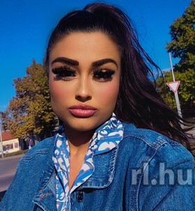 Sz�kesfeh�rv�r, Kitti 06208225928