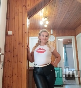 Klaudia (23 éves) - Telefon: +36 30 / 461-7240 - Siófok
