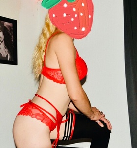 Klementina (26 éves) - Telefon: +36 70 / 271-9561 - Dabas