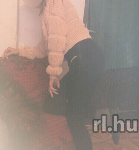 Kriszti (21 éves) - Telefon: +36 30 / 822-6096 - Esztergom