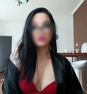 Larina (23 éves) - Telefon: +36 70 / 276-3442 - Komárom