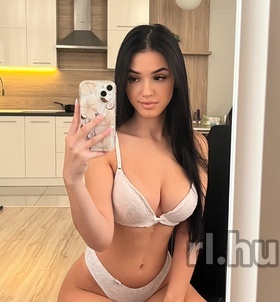 Laura (19 éves) - Telefon: +36 30 / 349-7367 - Győr
