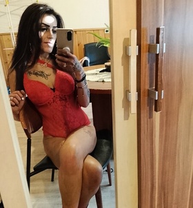 Vecss, Lejla27 06701522432