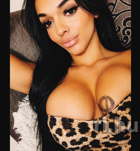 Lexaa Budapest escort Mädchen