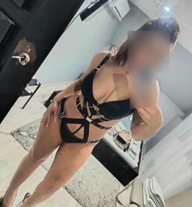 Lia (30 éves) - Telefon: +36 20 / 462-2624 - Eger