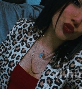 Linda (23 éves) - Telefon: +36 20 / 934-7285 - Cegléd