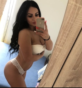 Linda Győr escort Mädchen