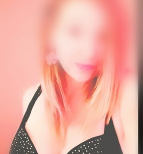 Lisa (36 éves) - Telefon: +36 70 / 212-3230 - Esztergom