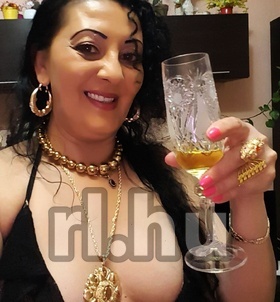 Lívia (39+ éves) - Telefon: +36 30 / 534-5285 - Budapest, XV