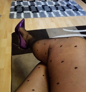 Lívia (39+ éves) - Telefon: +36 30 / 534-5285 - Budapest, XV