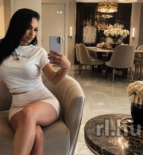 Luca Esztergom escort Mädchen