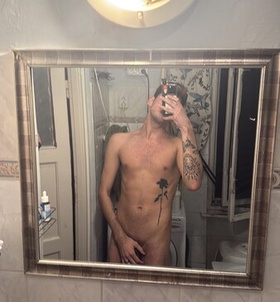 Luxorytatto (22 éves) - Telefon: +36 70 / 725-3752 - Budapest, XI