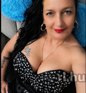 Martina-ÉrzékiRelax Budapest Erotische Massage Mädchen