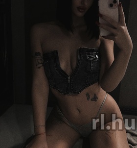 M�da Budapest massz�zs l�nyok