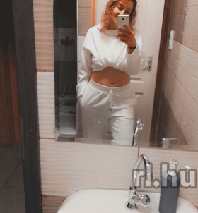 Mesi (22 éves) - Telefon: +36 20 / 470-5814 - Szolnok