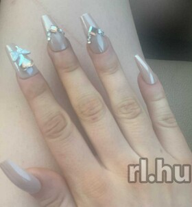 Mézi (19 éves) - Telefon: +36 70 / 883-3533 - Eger