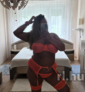 Mia Budapest massz�zs l�nyok