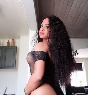 Budapest, Mikaela 06705315400