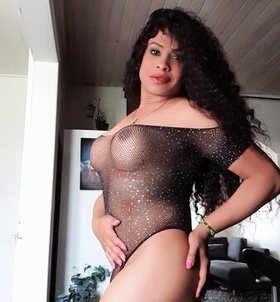 Budapest, Mikaela 06705315400