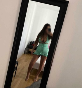 Molli (24 éves) - Telefon: +36 20 / 955-0333 - Nyíregyháza