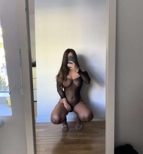 Molli (24 éves) - Telefon: +36 20 / 955-0333 - Nyíregyháza