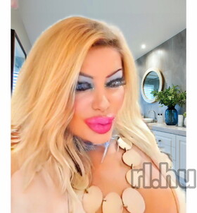 Budapest, Moniqe 06306758975