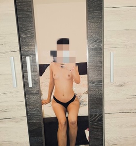 P�cs, Nadia 06301628351