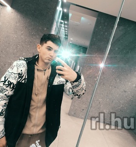 Nándika 304762144, Budapest fiú