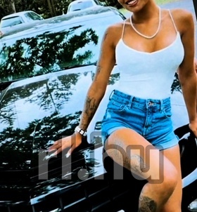 Natalie (22+ éves) - Telefon: +36 30 / 567-4306 - Nyergesújfalu