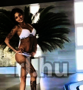 Natalie (22+ éves) - Telefon: +36 30 / 567-4306 - Nyergesújfalu