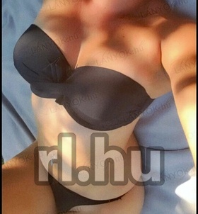 Nelli (20+ éves) - Telefon: +36 30 / 643-5400 - Baja