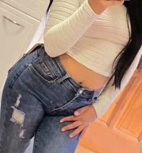 Nelli (20+ éves) - Telefon: +36 30 / 643-5400 - Baja