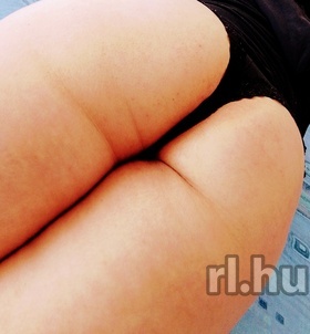 Nelly (26 éves) - Telefon: +36 20 / 962-4667 - Cegléd