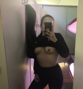 Nelly (24+ éves, Nő) - Telefon: +36 30 / 218-0227 - Tatabánya, szexpartner