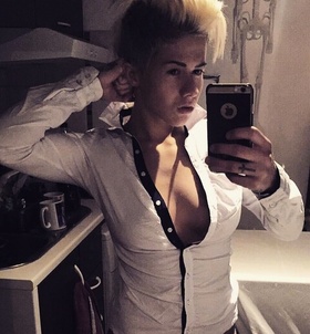 Budapest, Nia 06303071101