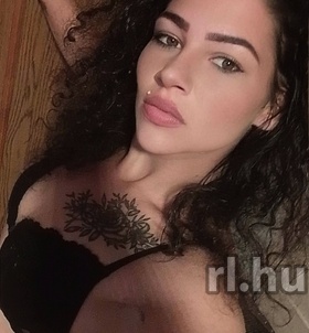 Nia Hatvan szexpartner lányok
