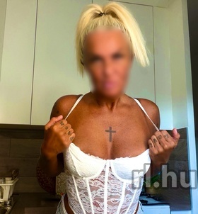 Niki Budapest Erotische Massage Mädchen
