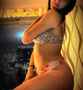 Niki21 (18+ éves) - Telefon: +36 70 / 554-5545 - Cegléd